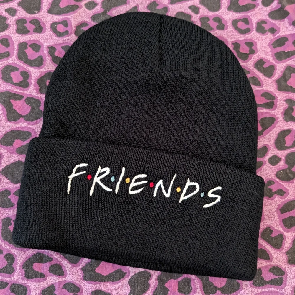 Friends Toque Adult Size - Picture 4 of 4